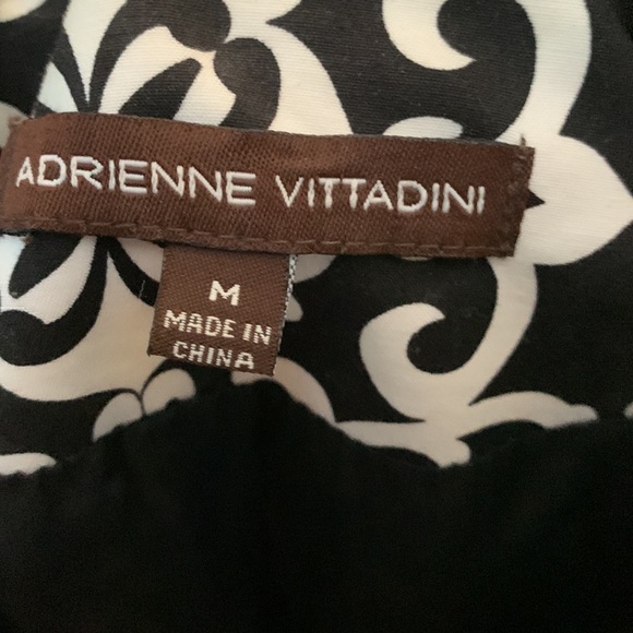 Stylish rain jacket with black and white pattern - Picture 5 of 6